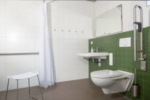 Barrierefreies Bad im Zimmer Baltasar