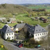 Blick vom Kirchturm auf den Pfarrhof